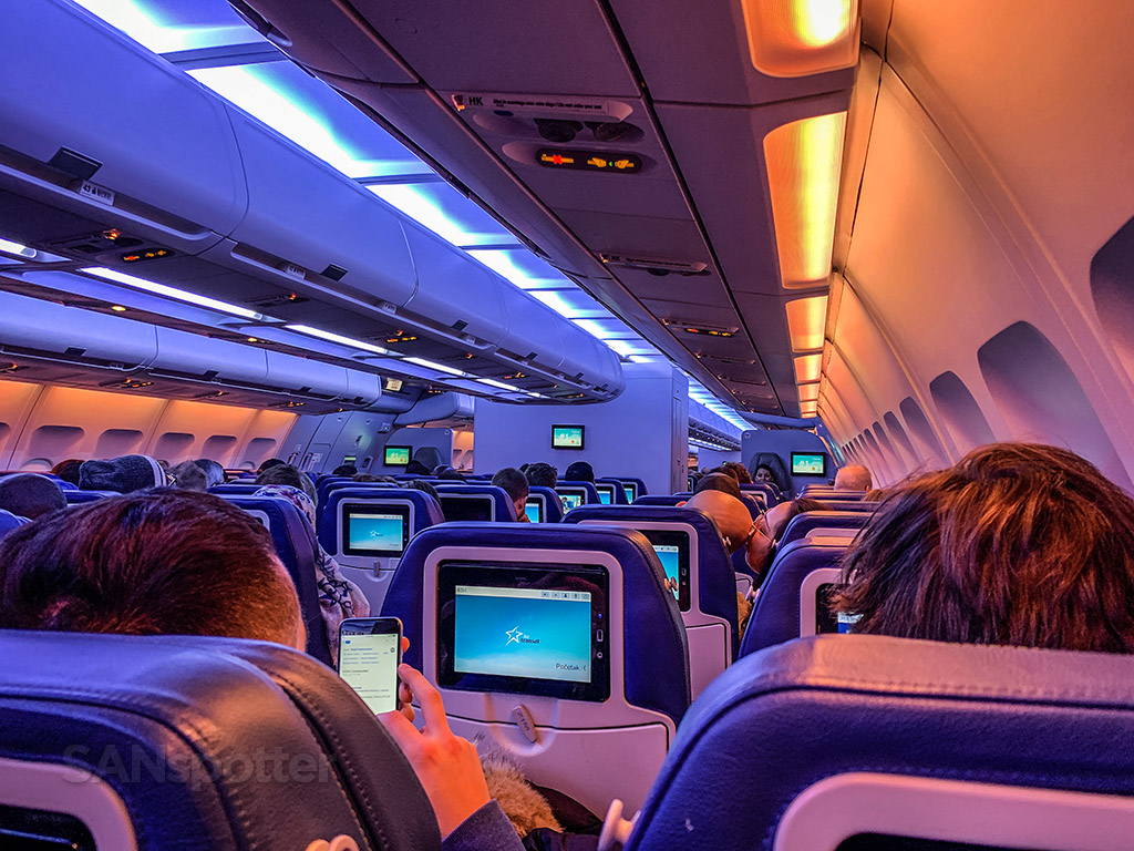 4 Really Neat Things About Air Transat S A330 300 Economy