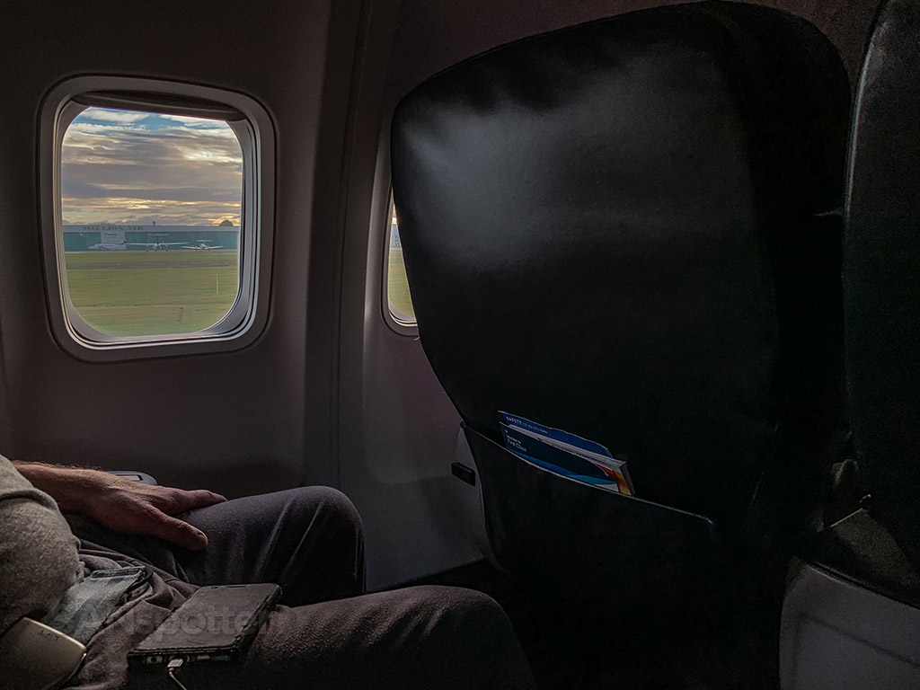 Alaska Airlines 737-800 review