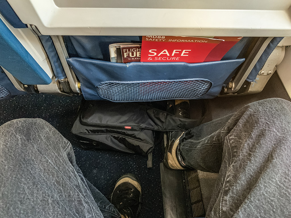 Delta MD88 economy leg room