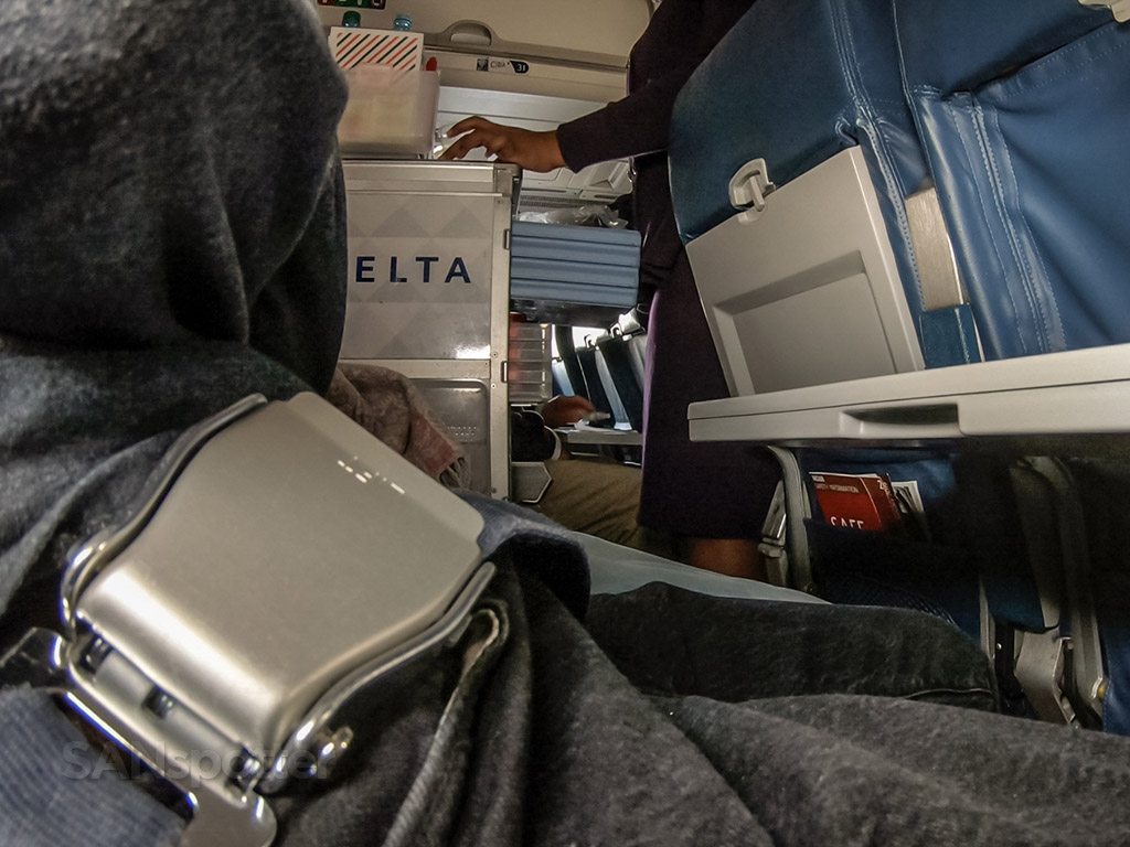 Delta snack cart