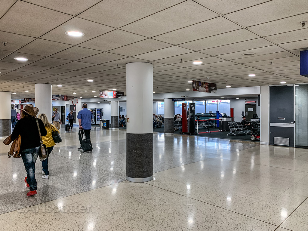 Melbourne airport domestic gate