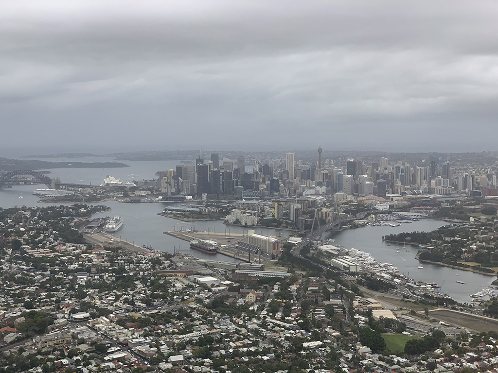 Sydney skyline airport approach
