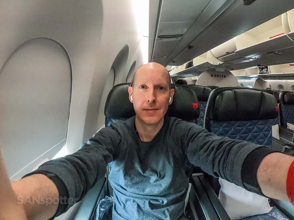 SANspotter selfie delta premium economy A350