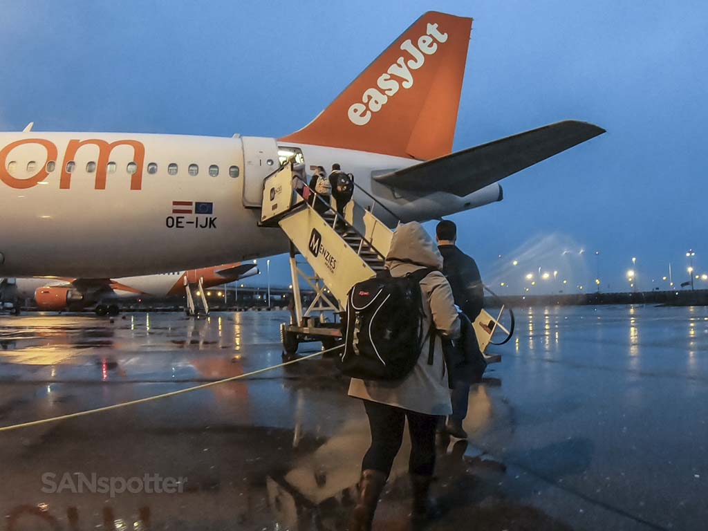easyJet boarding process