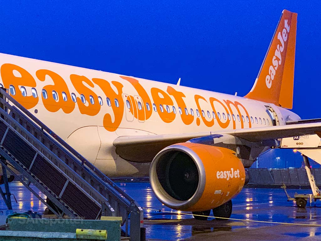 easyJet reviews don’t get more nerdy than this (AMSLGW) SANspotter