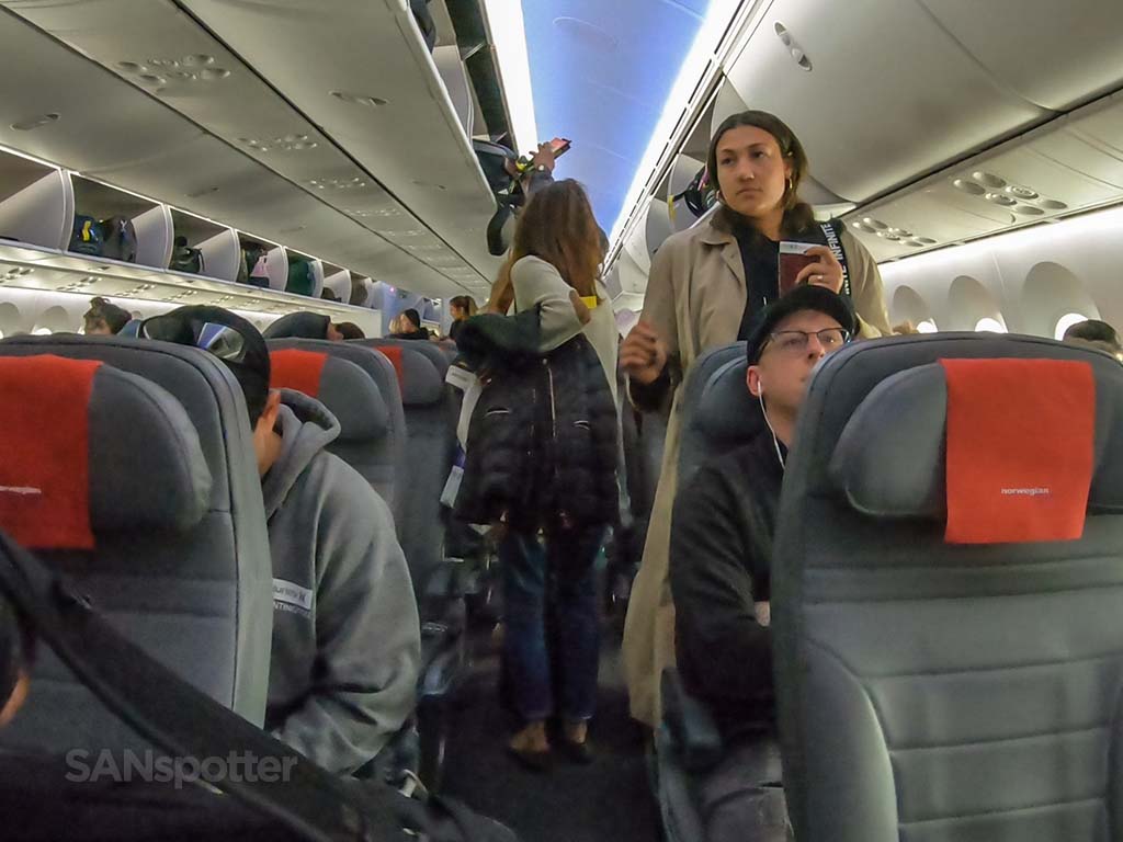 Norwegian Air 787-9 interior