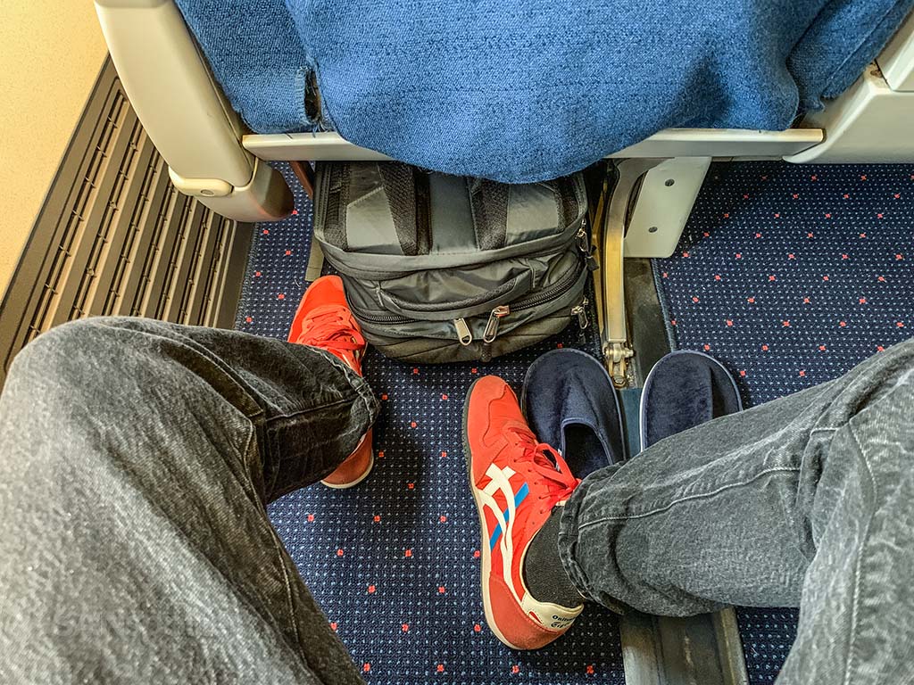 Xiamen Air business class seat pitch