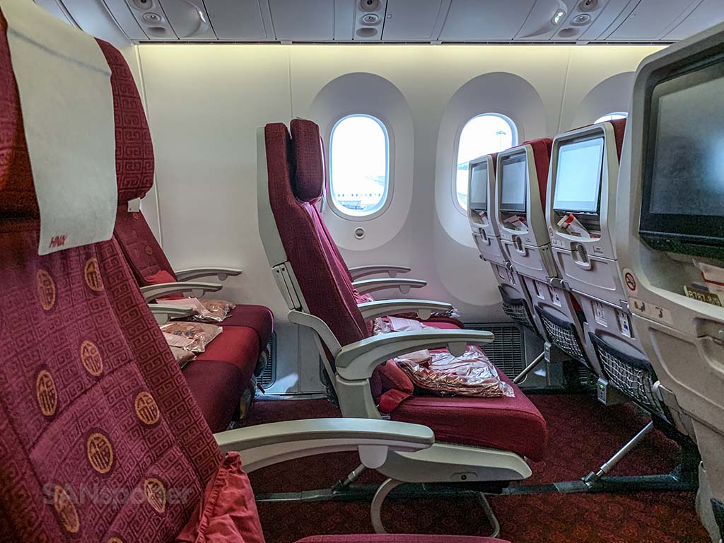 Hainan Airlines review economy class no window
