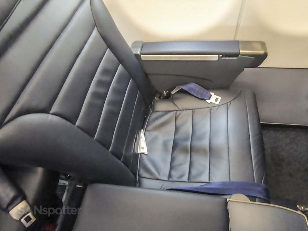 spirit airlines big front seat