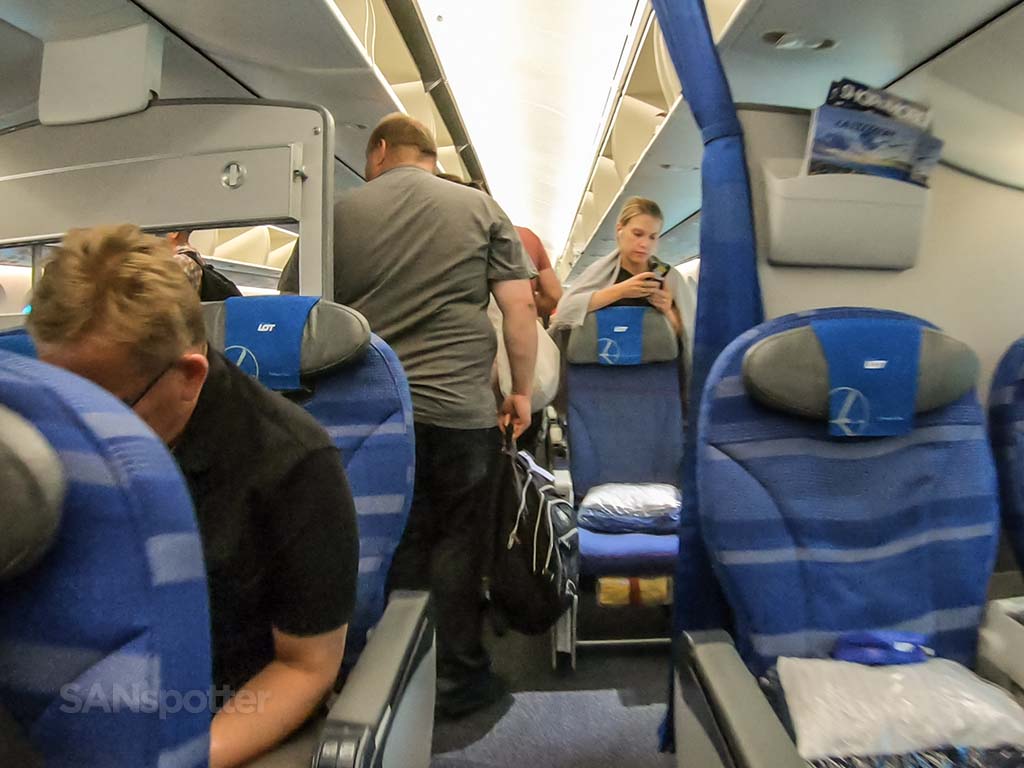 LOT 787-8 Premium Economy