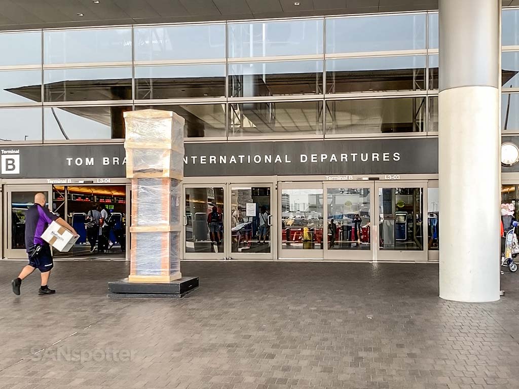 Tom Bradley International Terminal main entrance