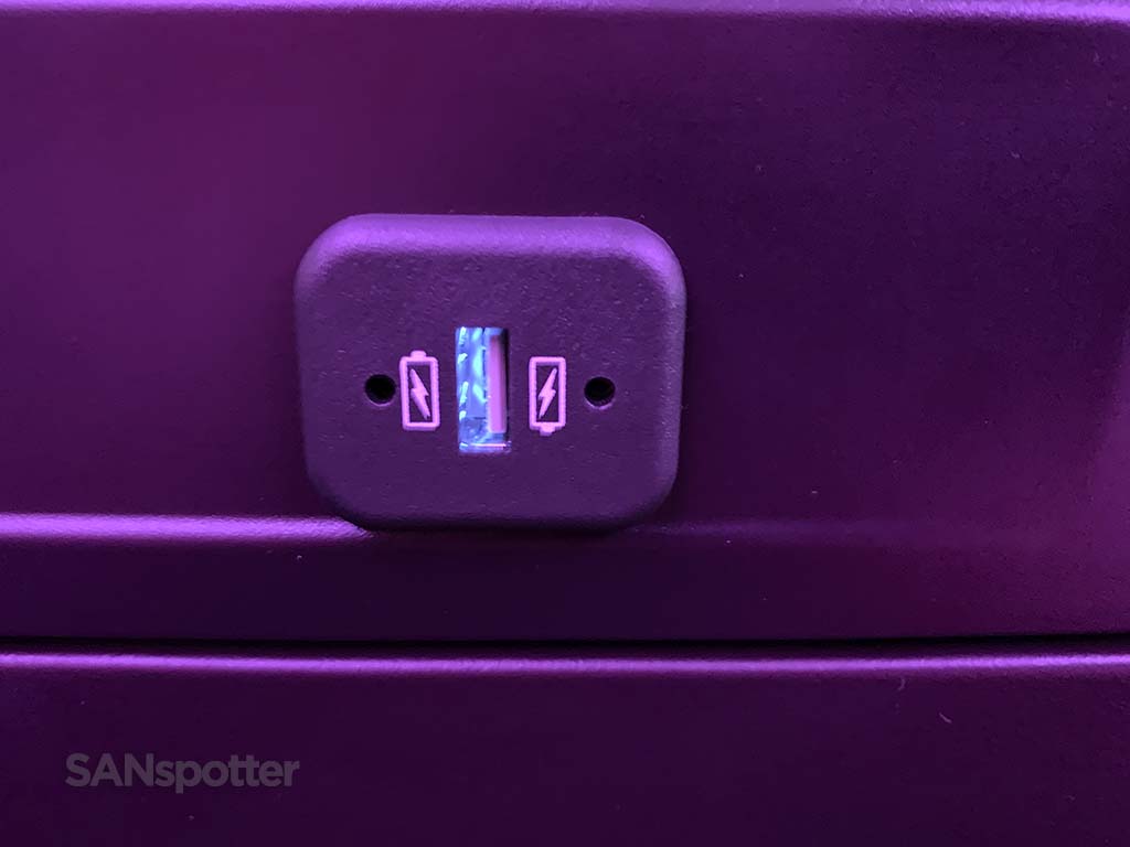 Virgin Atlantic a350 USB port