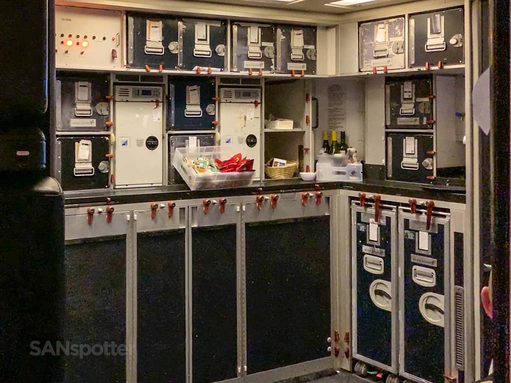 777-300 rear galley