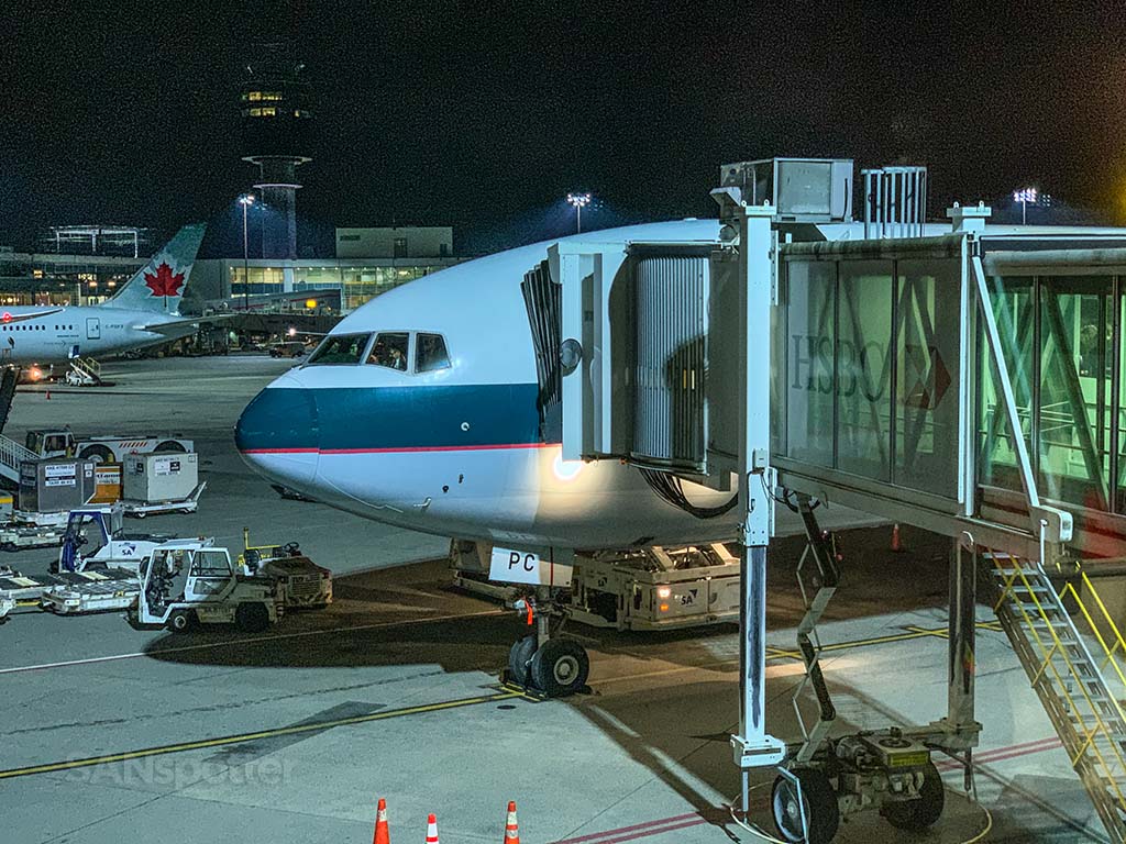 Cathay Pacific 777-300er nose