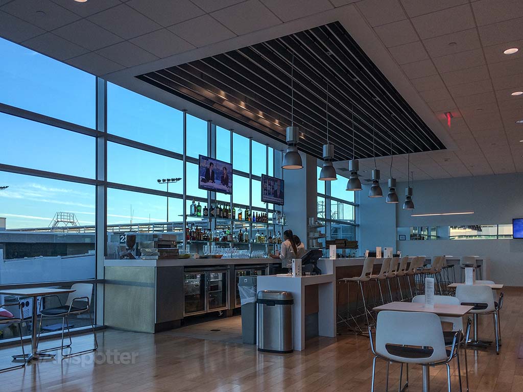 san diego airport airspace lounge