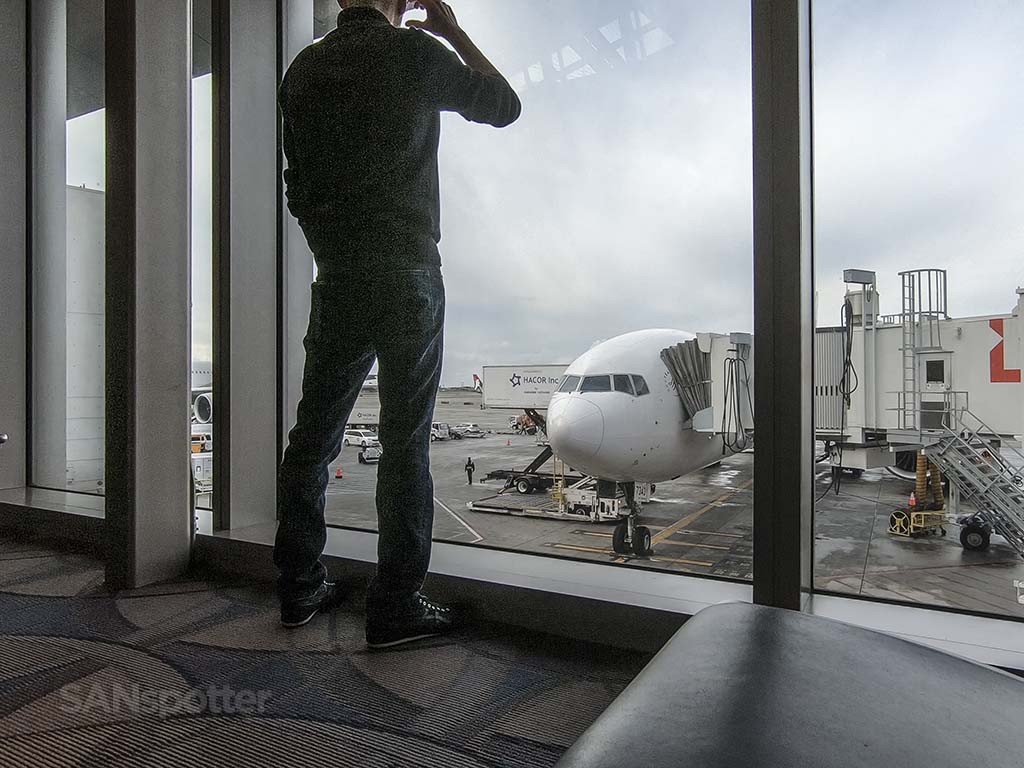 SANspotter selfie china eastern 777