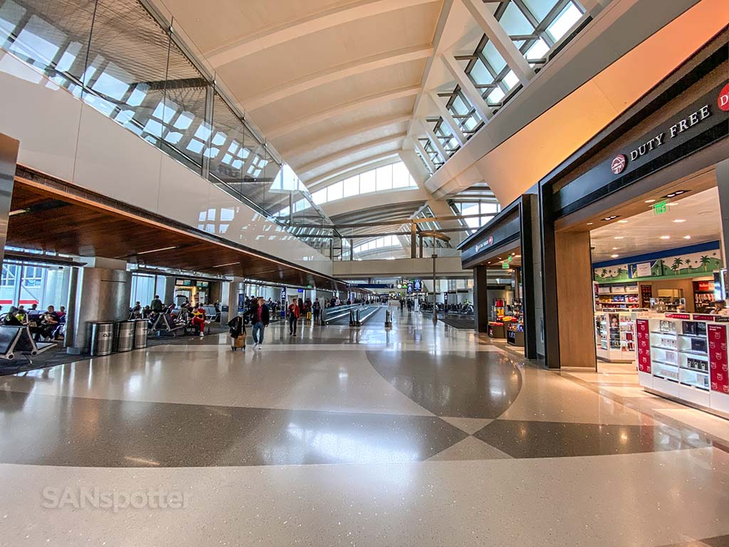 LAX Tom Bradley International Terminal interior pic