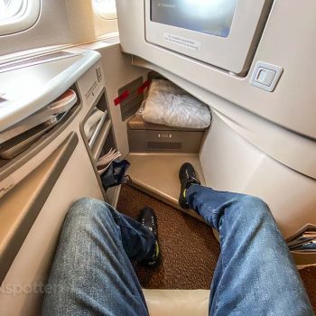 China Eastern 777-300/ER business class is shockingly good!