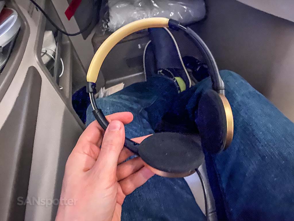 china eastern business class headphones