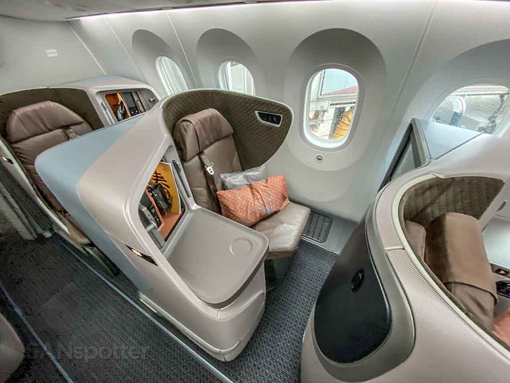 Singapore Airlines 787-10 regional business class seat