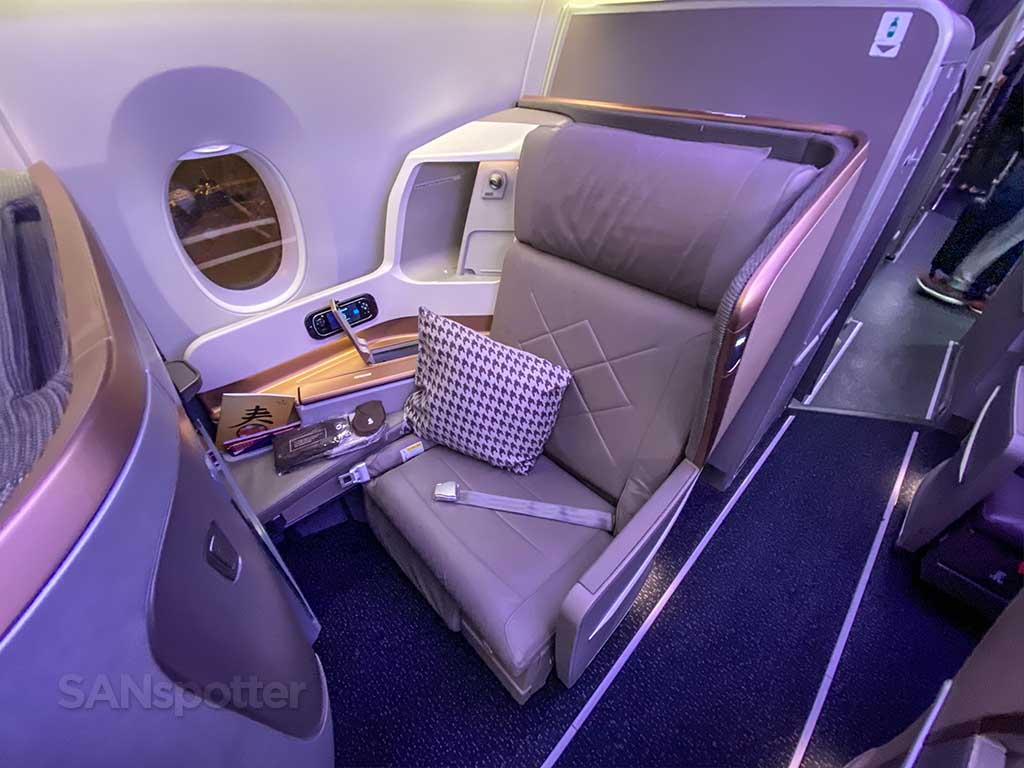 Singapore Airlines A350-900 business class seat