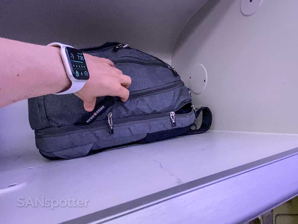 A350 overhead bin space