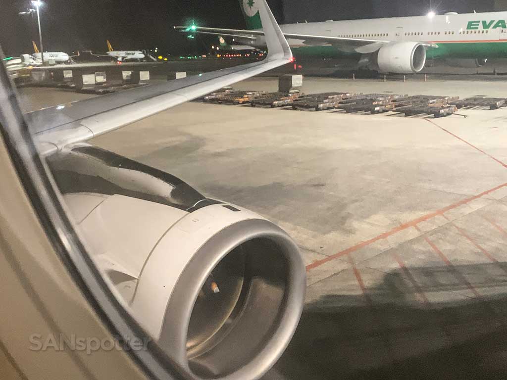 Scoot A320 wing and engine view