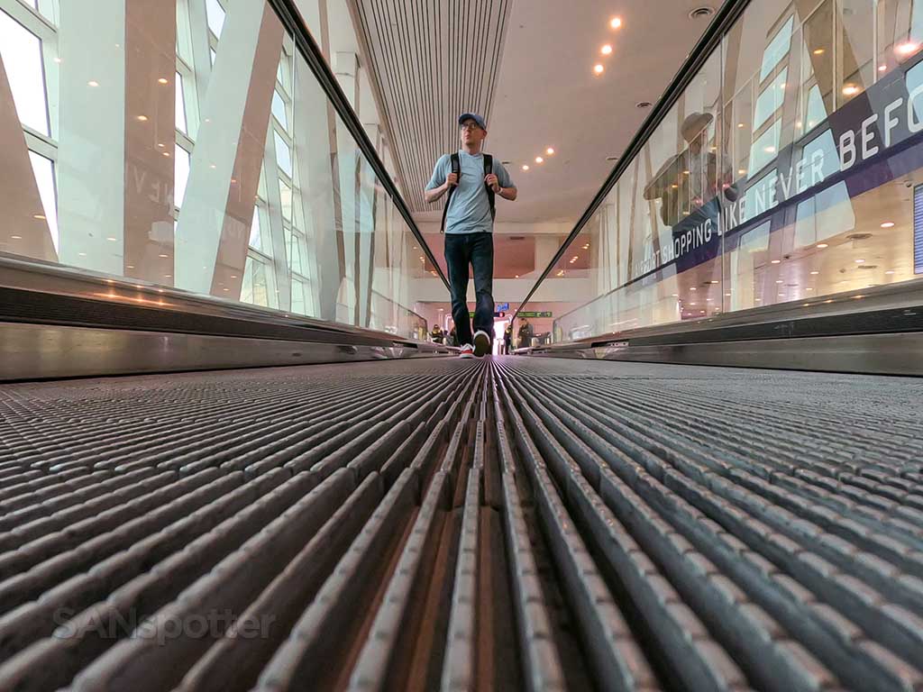 Sanspotter selfie KUL airport