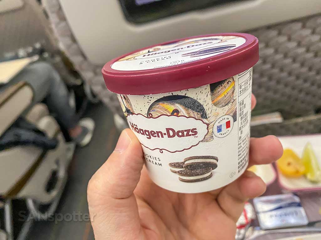EVA Air Premium Economia sobremesa