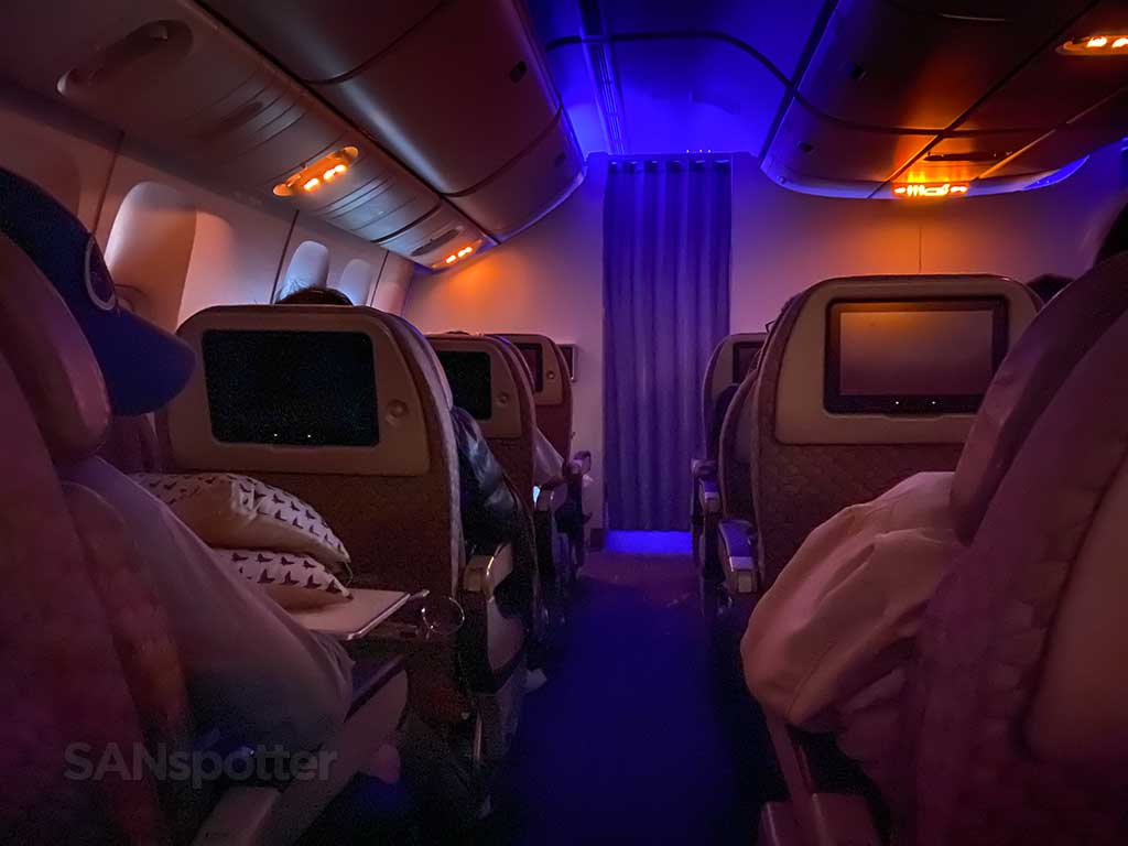 EVA Air Premium Economy nastrojowe oświetlenie