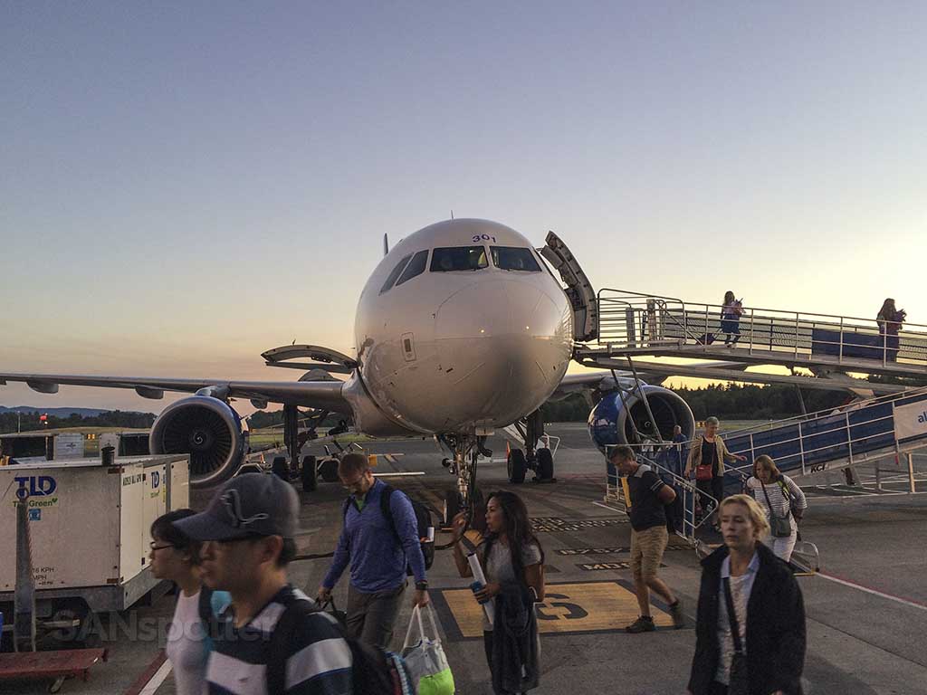 Allegiant Air A319 Bellingham airport