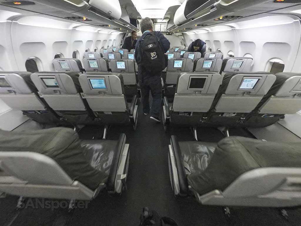 JetBlue a320 seats with video screens and live TV