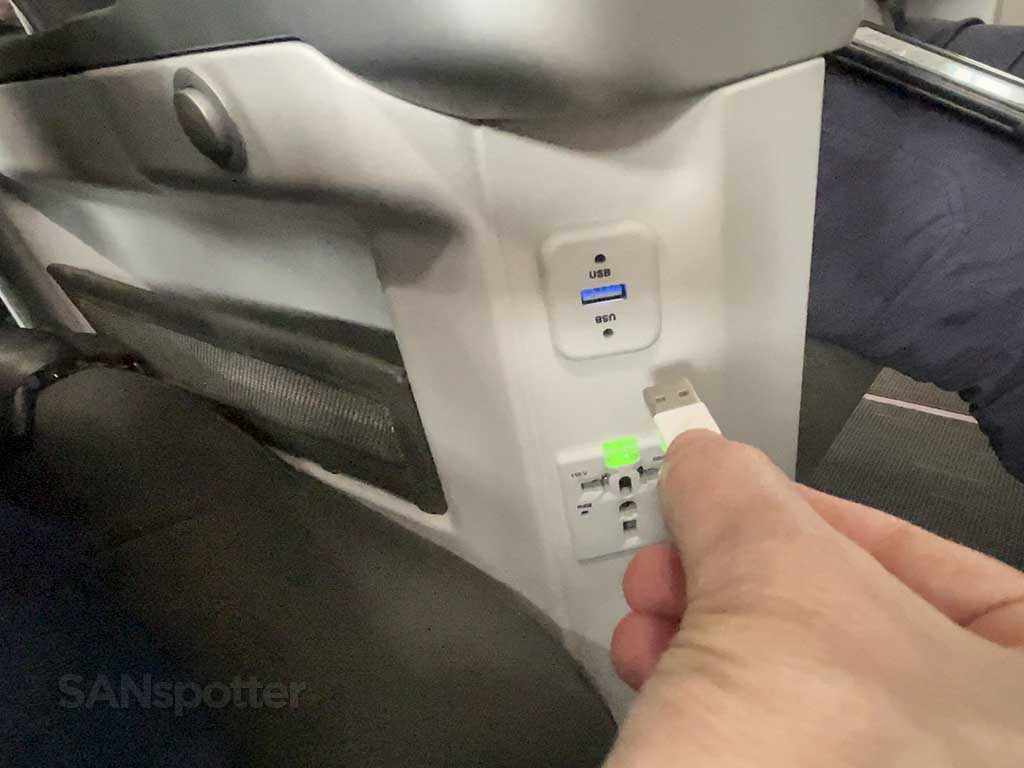 Alaska Airlines 737 MAX first class power outlets 