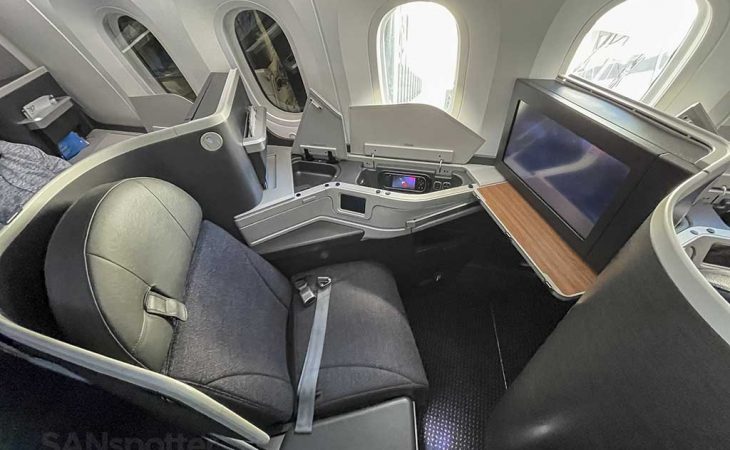 American Airlines 787-9 business class seat