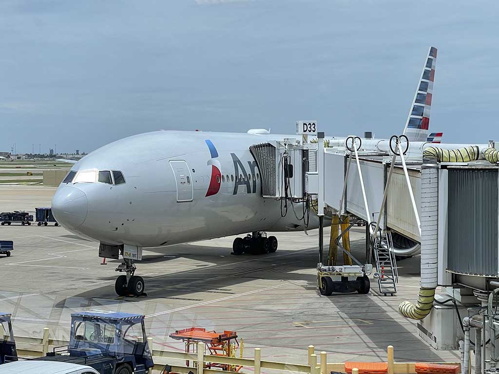 American Airlines 777-200 DFW