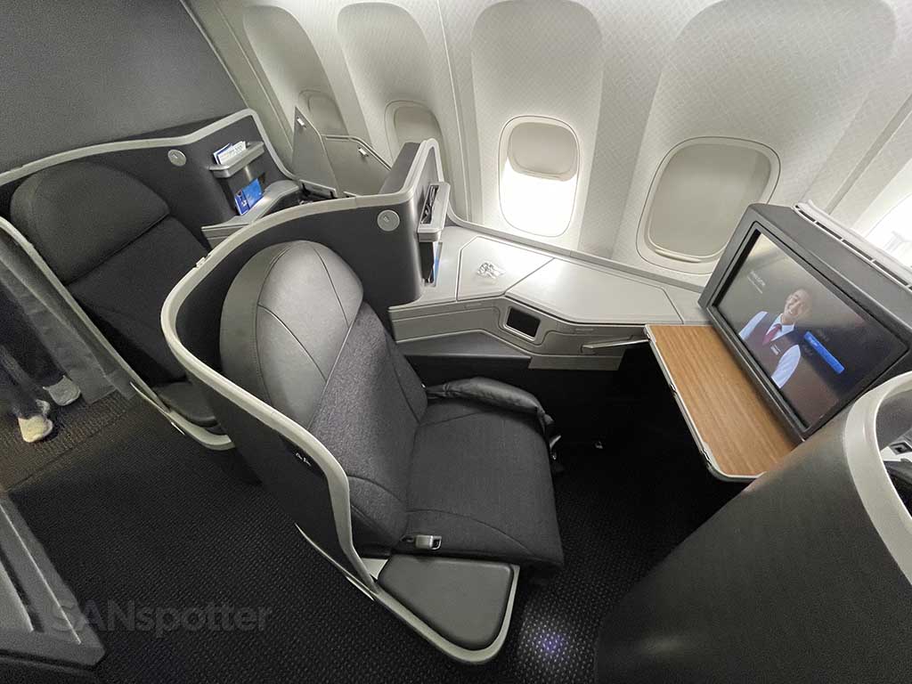 Collins Aerospace reverse herringbone seat American Airlines 777-200