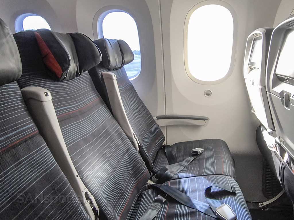 WestJet or Air Canada? - Airline Ratings