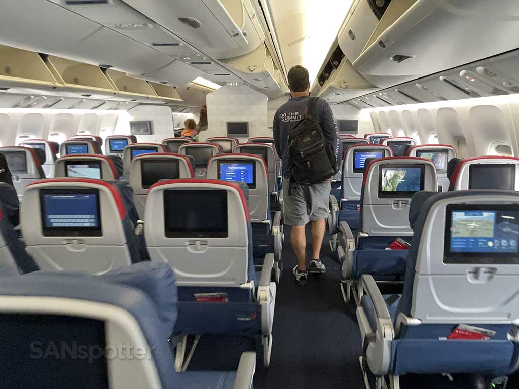 Delta 767 400 Economy Review Fancy New Seats On A Tired Old Airplane Sanspotter