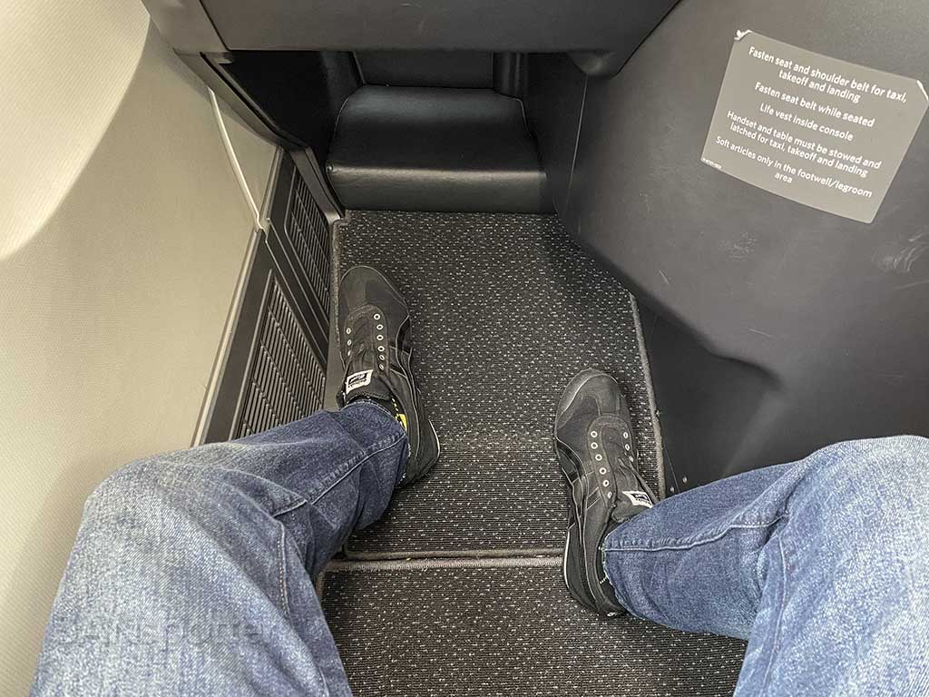 Delta one 767-400 leg room