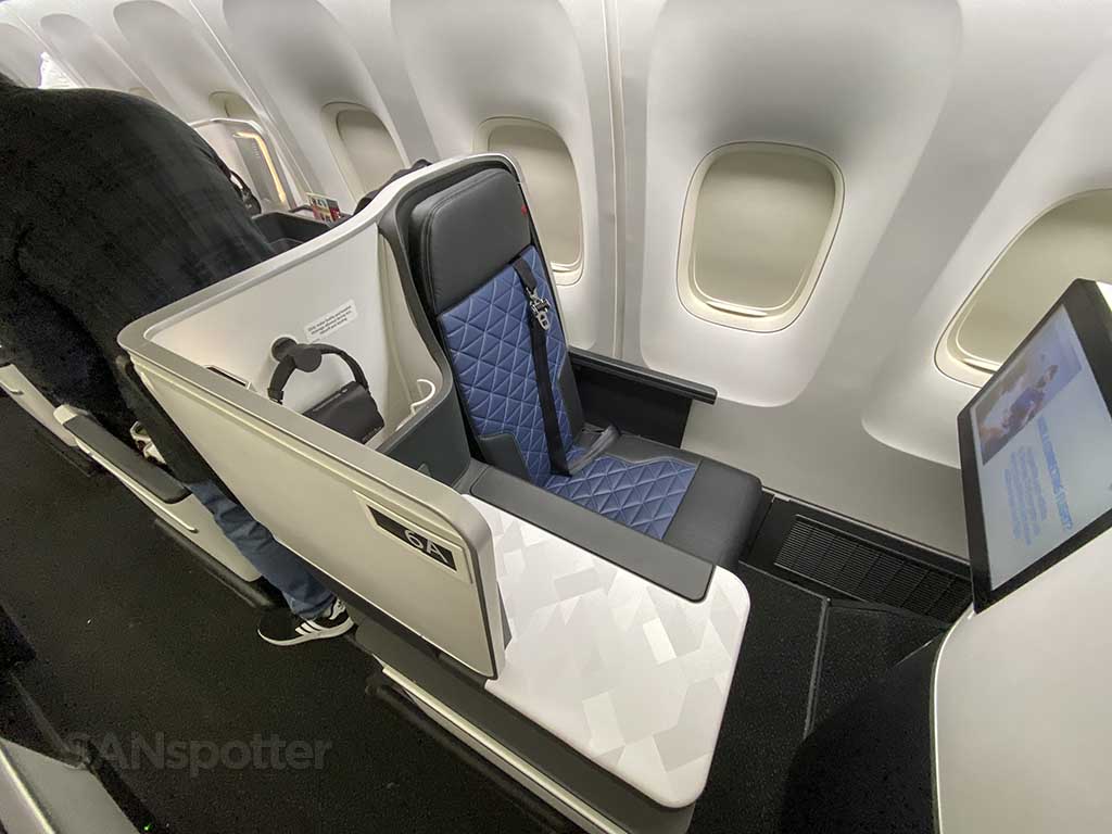 Delta one seat 767-400