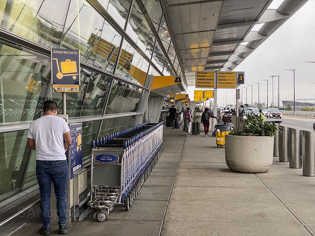 Curbside terminal 4 JFK airport