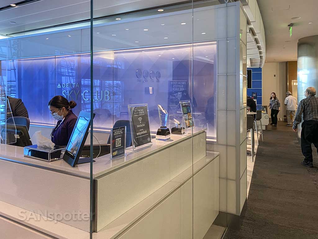 Check in desk delta Sky Club San Diego airport