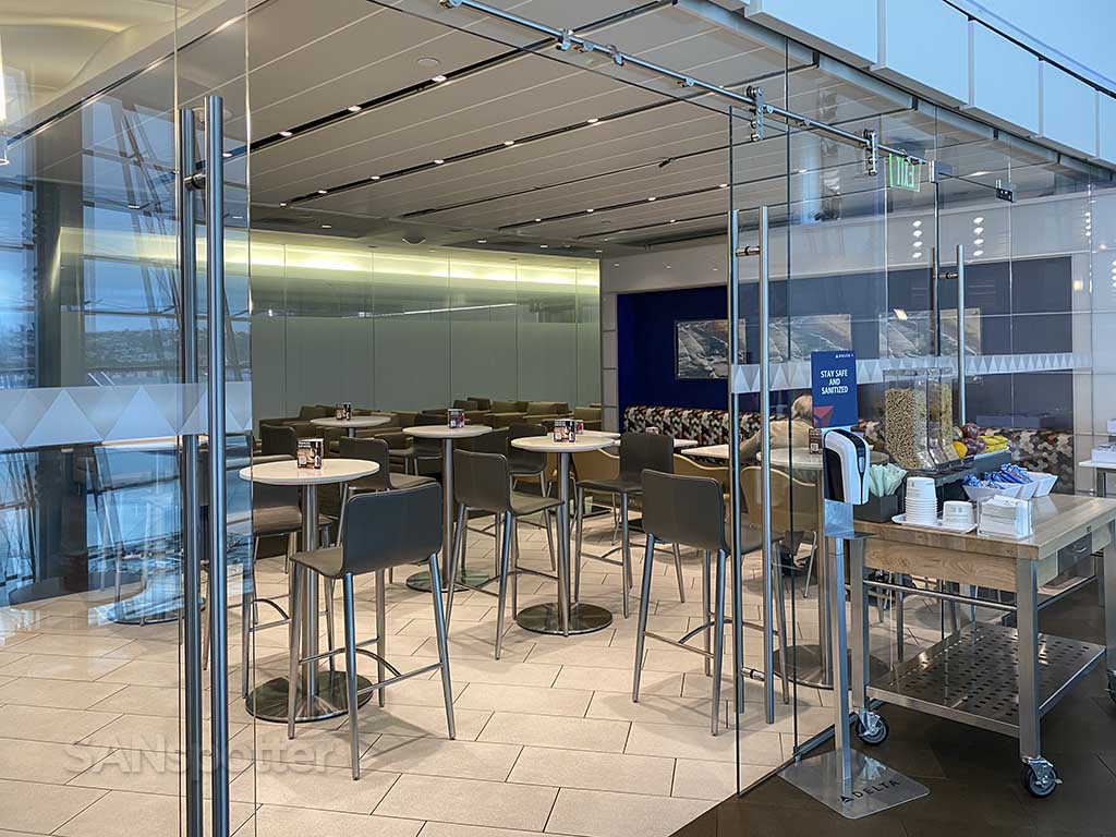 Delta Sky Club San Diego bar area