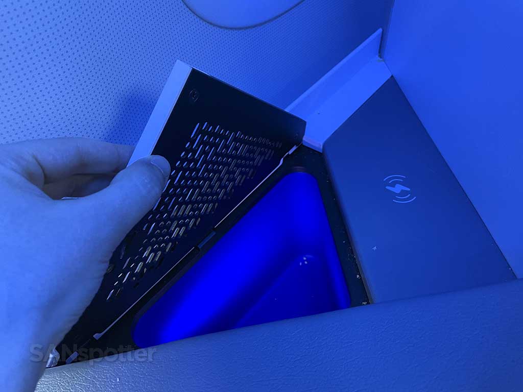 Jetblue mint suite storage bins