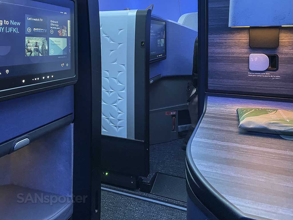 Jetblue mint suite privacy