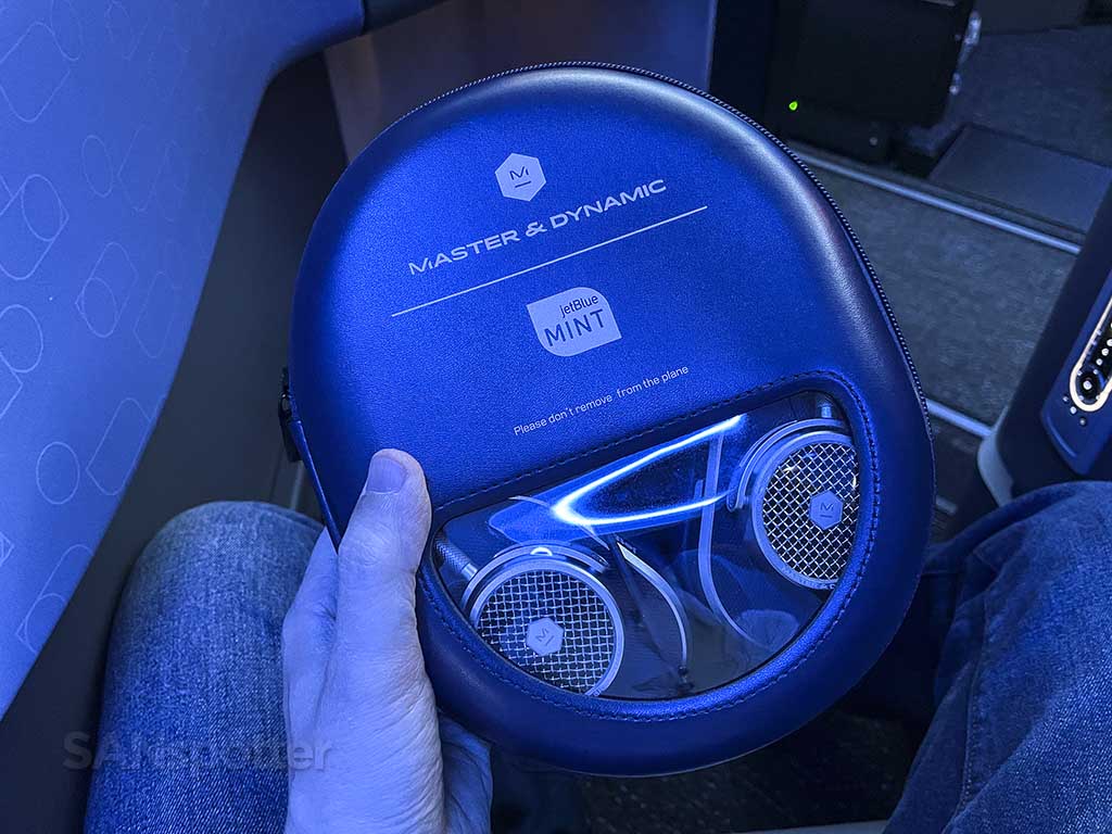 Jetblue mint headphones