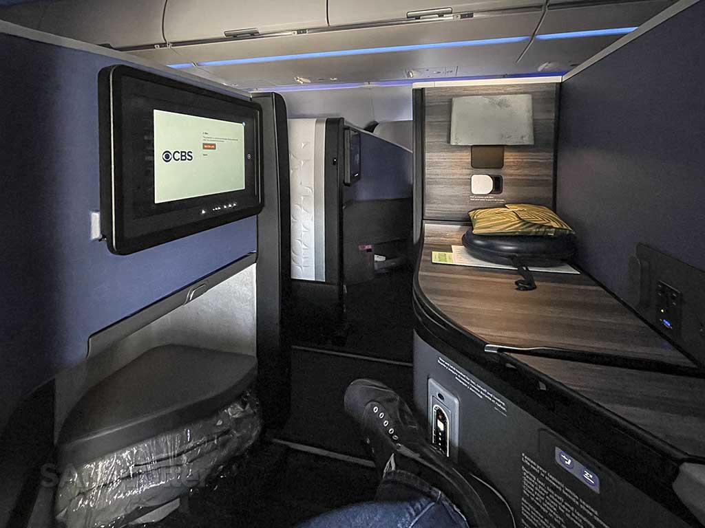 Jetblue mint inward facing seats