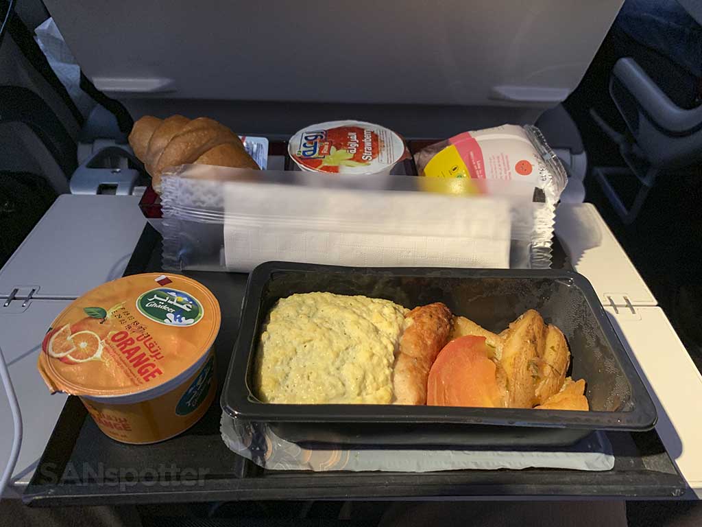 Qatar Airways economy class food