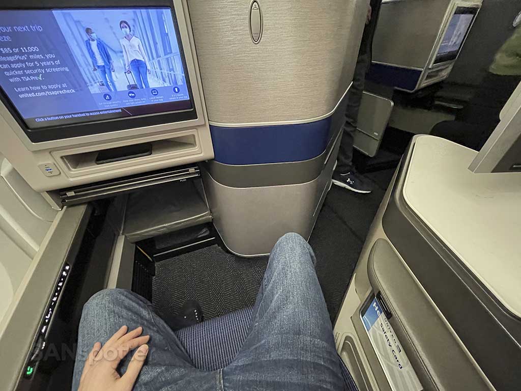 United Polaris business class leg room