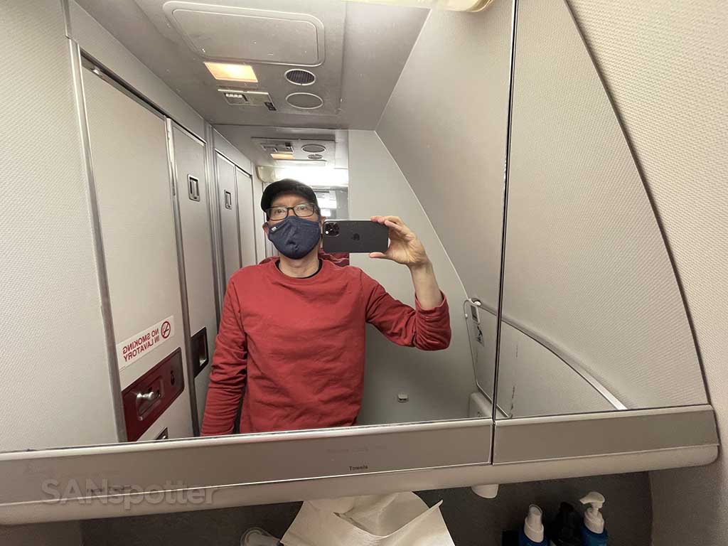 United 767-300 Polaris business class lavatory selfie